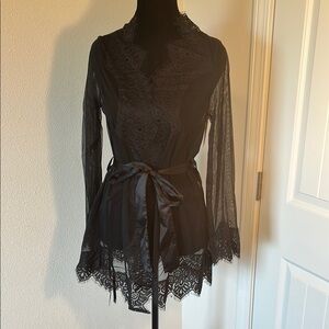 Elegant Black Lace Robe